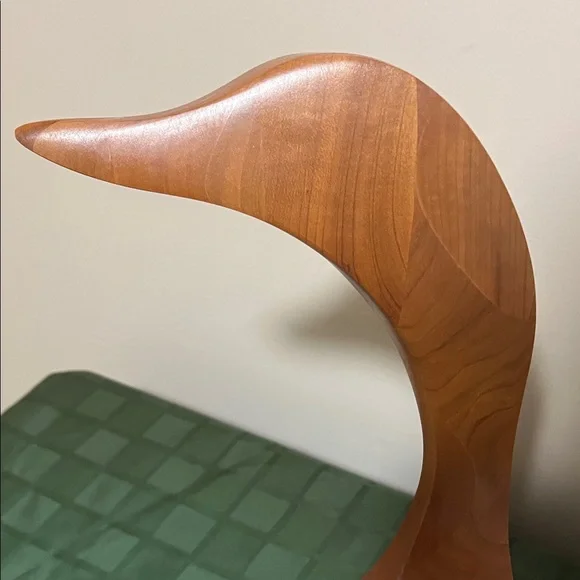 Vintage  Wooden Swan Sculpture with Natural Tones - Picture 10 of 15